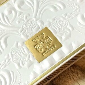 Kat Von D White and Gold Eyeshadow Palette